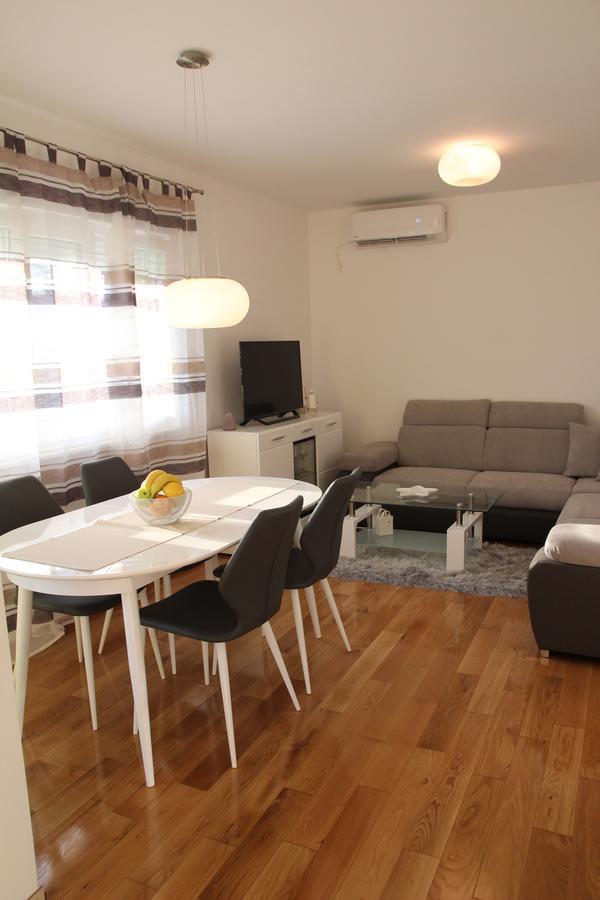 Apartment Mario Podstrana Kültér fotó