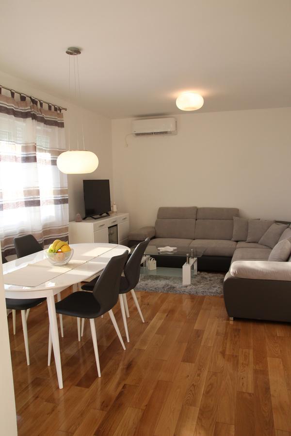 Apartment Mario Podstrana Kültér fotó