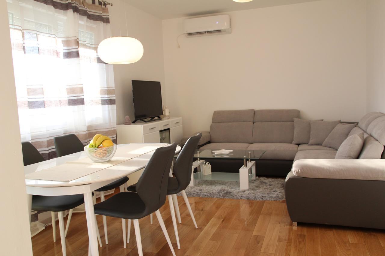 Apartment Mario Podstrana Kültér fotó